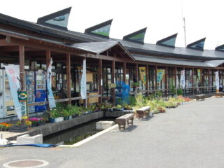 Michi-no-Eki Inakadate Yayoi no Sato