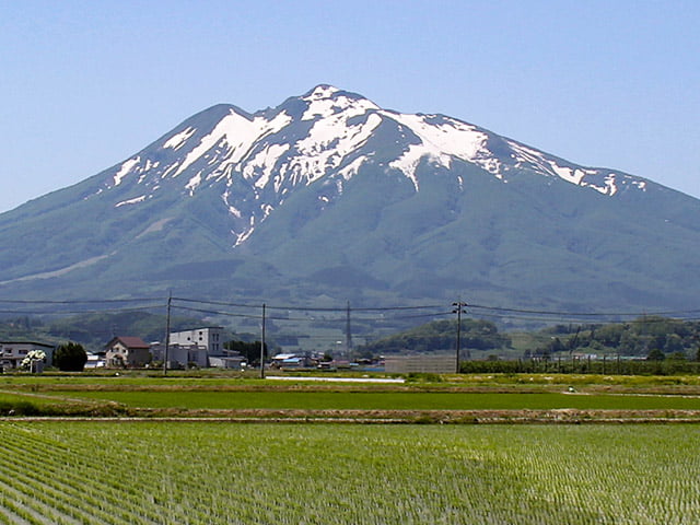 Mt. Iwaki, the Most Snow Patterns in Japan