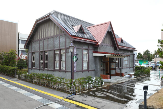 旧第八師団長官舎（弘前市長公舎）