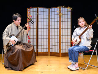 プロから直伝！発祥の地で学ぶ津軽三味線体験＠津軽三味線会館