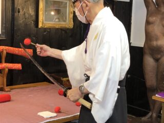 刀匠から手ほどき、日本刀鑑賞とお手入れ体験