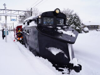 撮れる！乗れる！除雪する！弘南鉄道ラッセル車貸切り体験