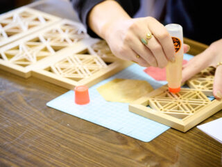 青森県伝統工芸士と作る津軽組子灯ろう製作体験