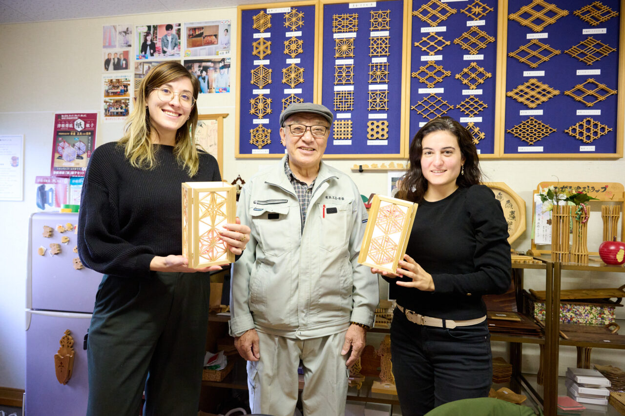 青森県伝統工芸士と作る津軽組子灯ろう製作体験