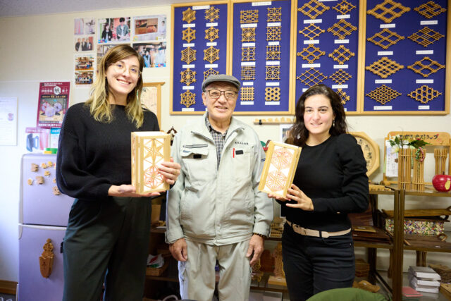 青森県伝統工芸士と作る津軽組子灯ろう製作体験